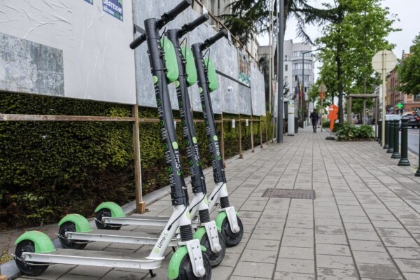 Bruxelles bannit les trottinettes en libre-service dès 2027