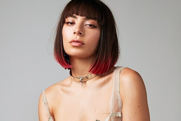 Charli XCX fait ses débuts au cinéma dans Eruption, en salles ce mercredi