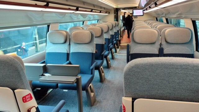 Des passagers bloqués plusieurs heures dans un TGV sans climatisation Des passagers bloqués plusieurs heures dans un TGV sans climatisation