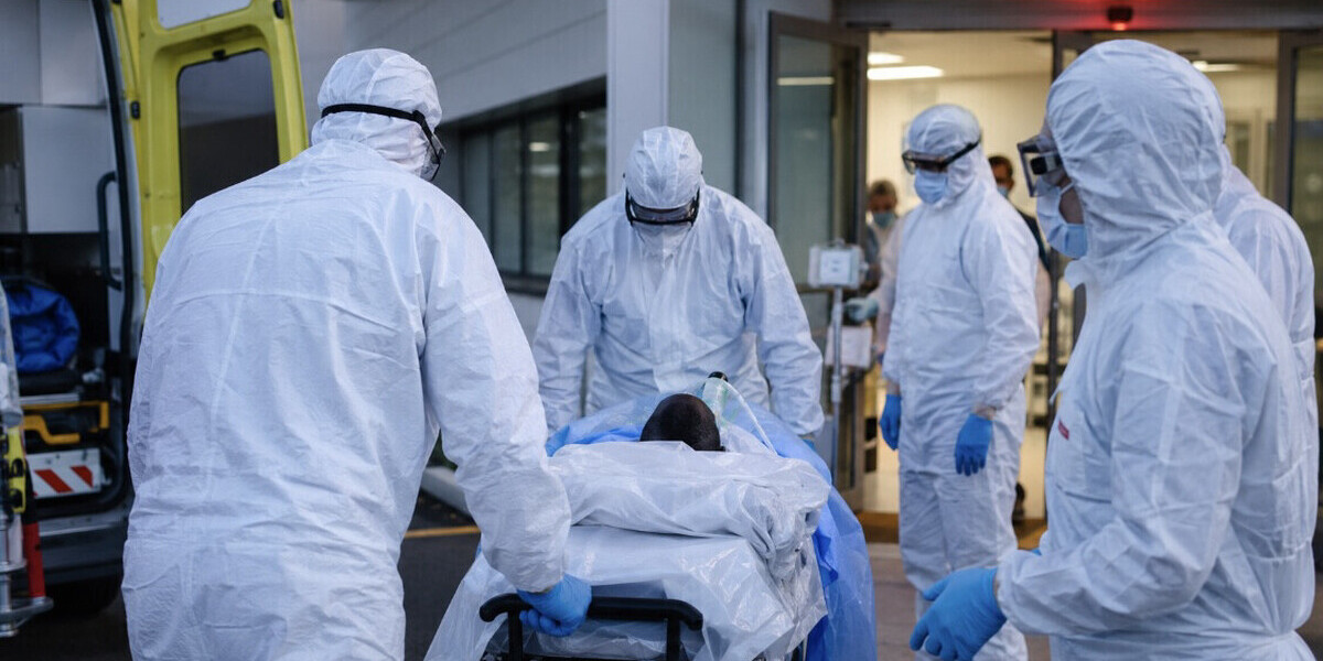 Ebola en France : un premier cas confirmé, un médecin humanitaire placé à l’isolement
