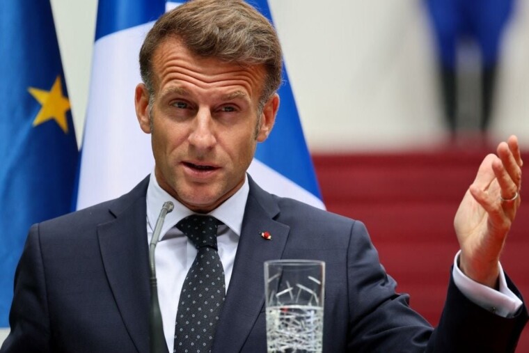 Emmanuel Macron défend son bilan social à Amiens, sept ans après