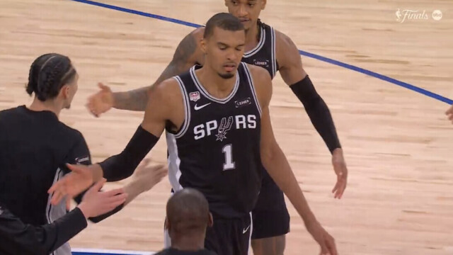 — Finale NBA – Wembanyama frappe au Madison Square Garden, les Spurs reviennent à 2-1 — Finale NBA – Wembanyama frappe au Madison Square Garden, les Spurs reviennent à 2-1