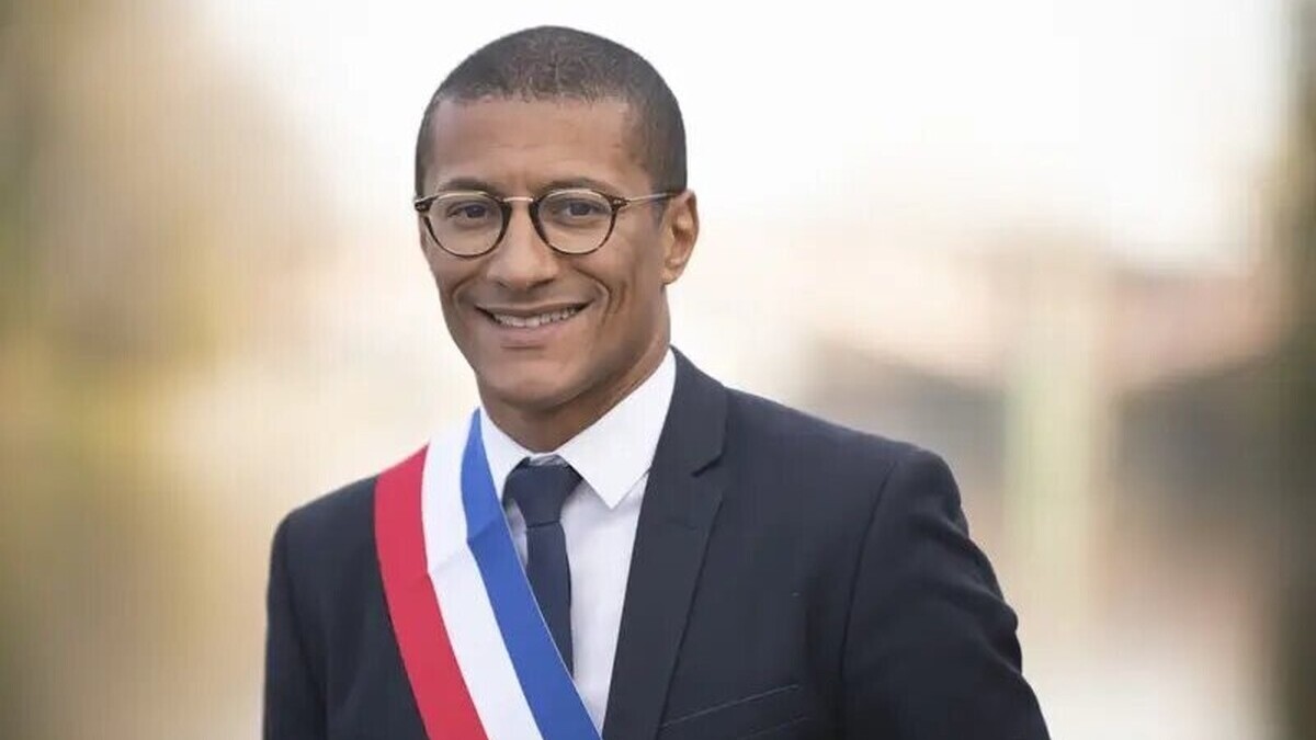 Karim Bouamrane annonce sa candidature à la présidentielle de 2027