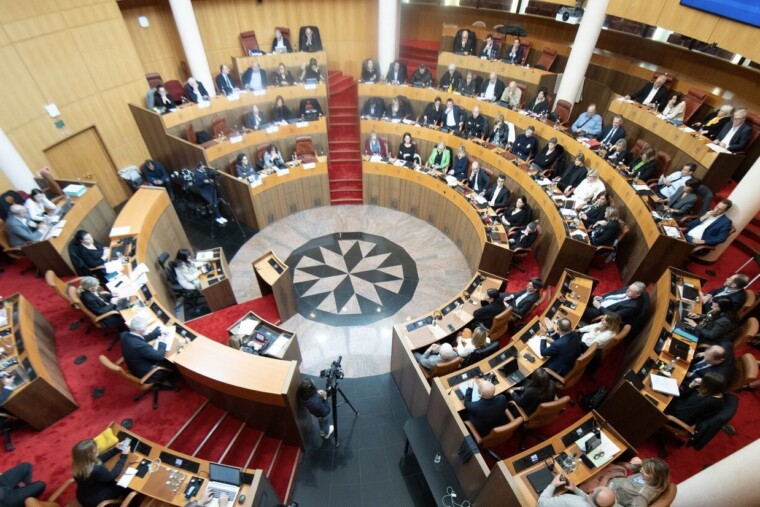 L'Assemblée nationale valide l'autonomie de la Corse, le Sénat incertain