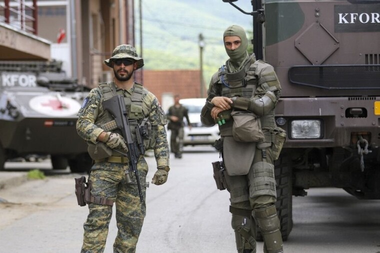 L'Otan réduit ses effectifs militaires au Kosovo