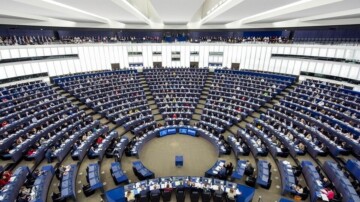 Les eurodéputées en congé maternité votent désormais par procuration