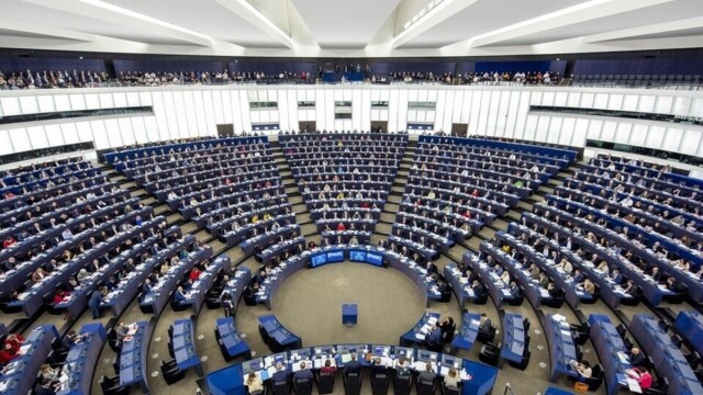 Les eurodéputées en congé maternité votent désormais par procuration