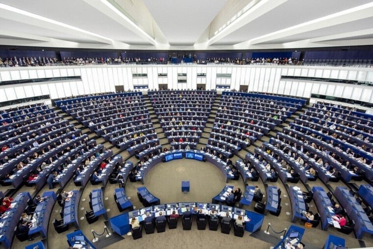 Les eurodéputées en congé maternité votent désormais par procuration