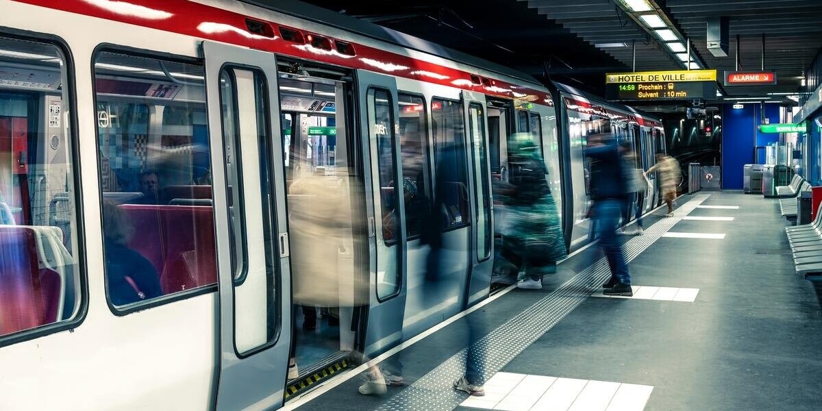 Lyon : un homme aveugle meurt après une chute sur les voies du métro