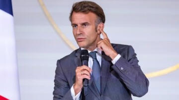Macron veut interdire les réseaux sociaux aux moins de 15 ans d'ici fin 2025