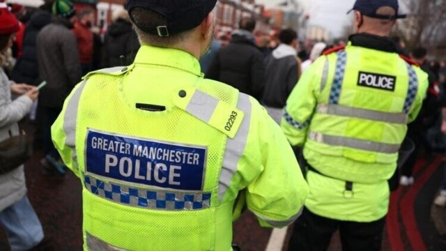 Manchester : une élève de 14 ans arrêtée après une attaque au couteau dans un collège