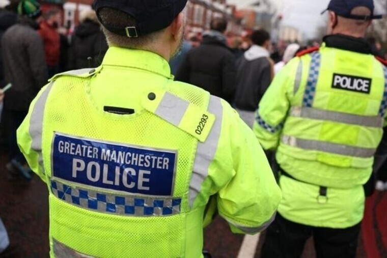 Manchester : une élève de 14 ans arrêtée après une attaque au couteau dans un collège