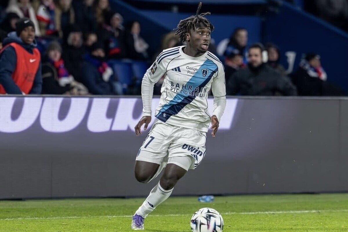 Mohamed Dao, attaquant de 19 ans, signe son premier contrat pro au Paris FC