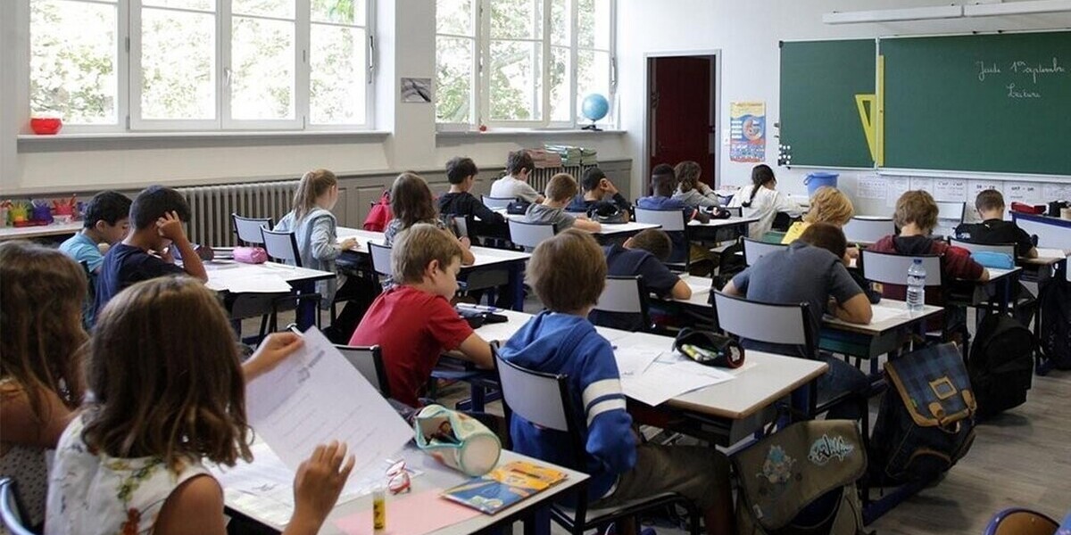 Paris équipe ses 620 écoles de climatiseurs face à la canicule