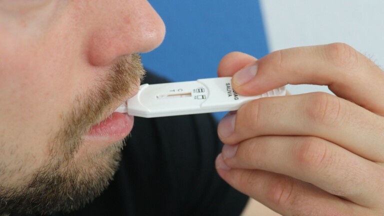 Tests anti-drogue pour hauts fonctionnaires : une proposition qui divise les Français