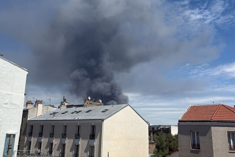 Un incendie d'entrepôt embrase une zone industrielle de Bobigny