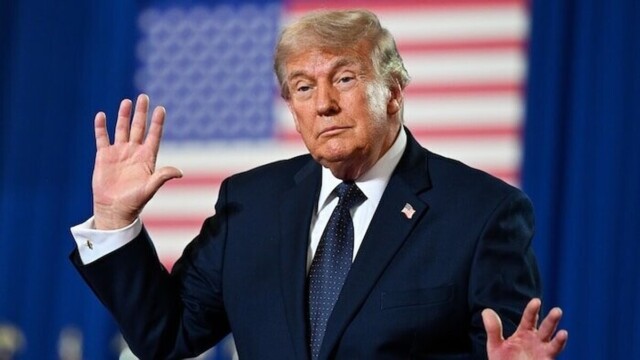 Un juge fédéral annule les frais de 100 000 dollars pour les visas de travail de Trump