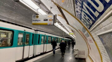 Un Parisien verbalisé 150 euros pour avoir transporté une télévision dans le métro