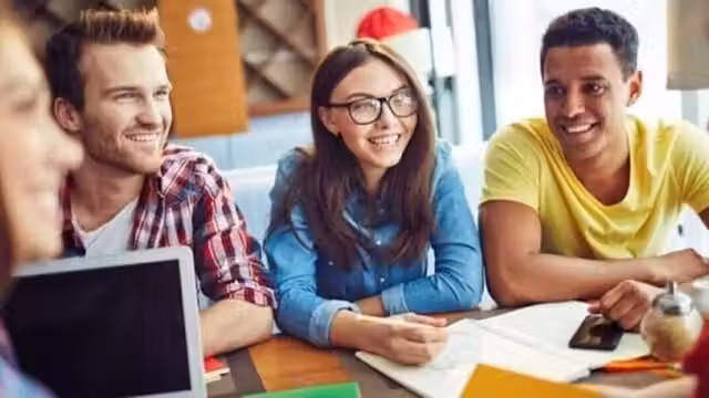 Vieillissement en entreprise : miser sur les jeunes pour valoriser les seniors