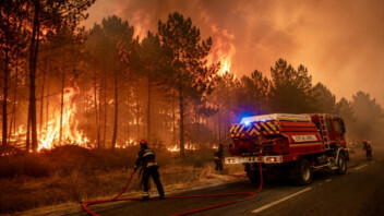 Incendies dans le Sud-Ouest : plus de 30.000 hectares brûlés, 141.000 personnes évacuées