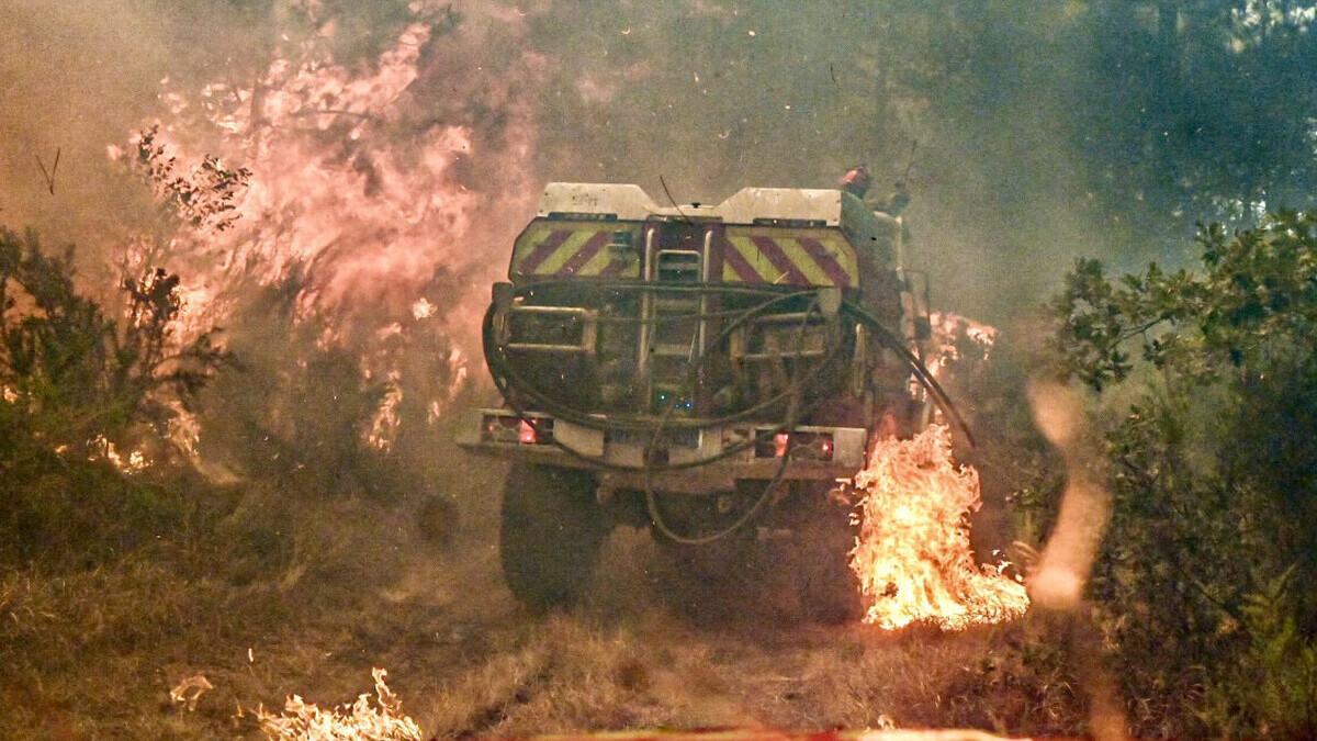 Mégafeu en Gironde : 42.000 hectares ravagés, le feu reste stabilisé malgré six foyers actifs (Pompiers de France)