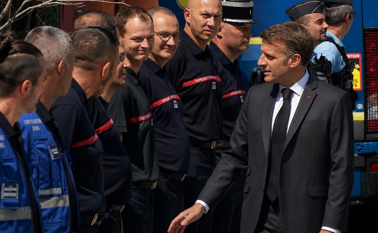 Forêt de Fontainebleau ravagée par les flammes : Emmanuel Macron lance une collecte de 2 millions d’euros