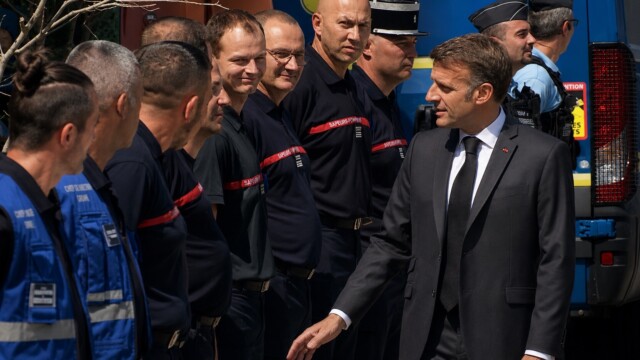 Forêt de Fontainebleau ravagée par les flammes : Emmanuel Macron lance une collecte de 2 millions d’euros Forêt de Fontainebleau ravagée par les flammes : Emmanuel Macron lance une collecte de 2 millions d’euros