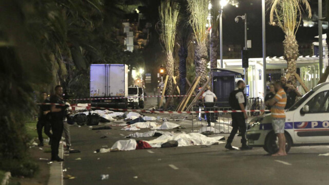 Nice, 14 juillet 2016 : 4 minutes et 17 secondes de terreur, 86 morts Nice, 14 juillet 2016 : 4 minutes et 17 secondes de terreur, 86 morts