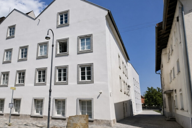 Insolite - La maison natale d’Adolf Hitler devient un commissariat pour stopper les pèlerinages néonazis