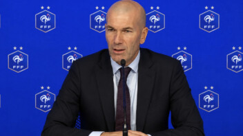 — Zidane officiellement sélectionneur des Bleus : «J’ai refusé toutes les offres pour l’équipe de France»
