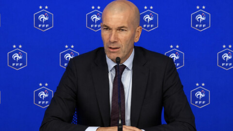 — Zidane officiellement sélectionneur des Bleus : «J’ai refusé toutes les offres pour l’équipe de France»