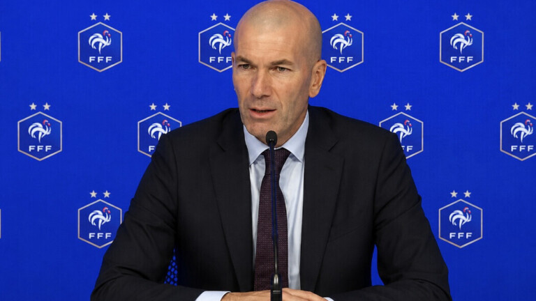 — Zidane officiellement sélectionneur des Bleus : «J’ai refusé toutes les offres pour l’équipe de France»