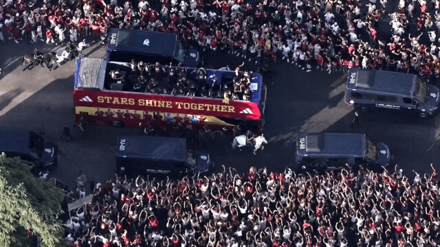 L&rsquo;Espagne championne du monde : 1 million de personnes ont envahi Madrid pour célébrer la Roja — photo