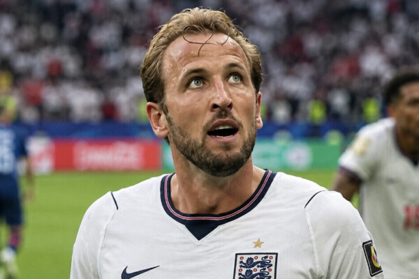 Harry Kane favori des bookmakers pour le Ballon d’Or : l’attaquant anglais passe devant Yamal, Mbappé et Messi