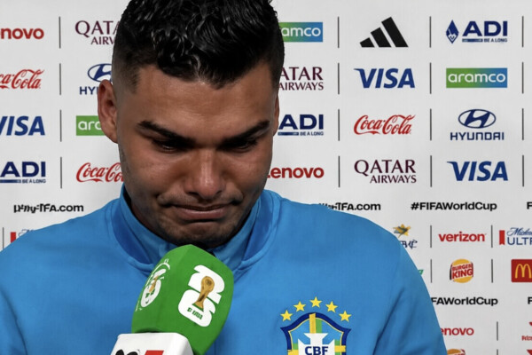 — Brésil, Casemiro craque : «Nous serons toujours la génération qui n’a pas gagné la Coupe du monde.»