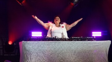Insultes, jets de projectiles et concert stoppé : Barbara Butch attaquée à Grenoble par une partie de son propre camp