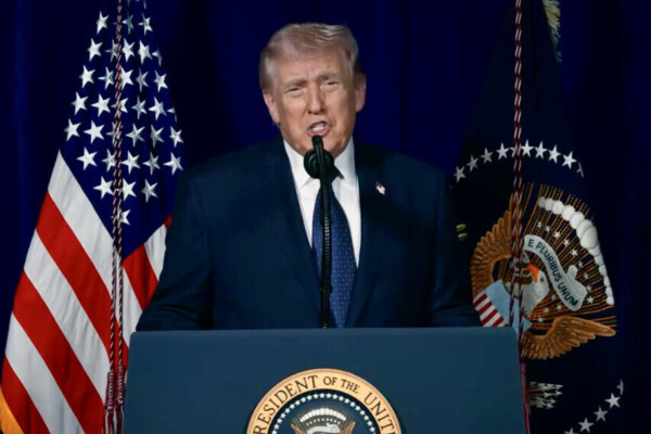 Donald Trump réclame le retrait des licences de NBC et ABC après leur refus de diffuser son allocution en direct