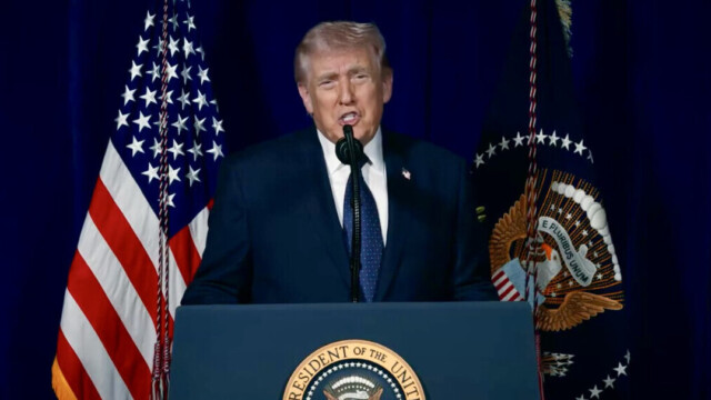 Donald Trump réclame le retrait des licences de NBC et ABC après leur refus de diffuser son allocution en direct