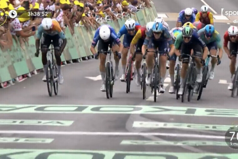 Tour de France : Tim Merlier décroche un triplé à Chalon-sur-Saône après une grosse chute dans le dernier kilomètre