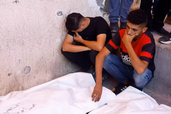À Gaza, une frappe israélienne tue une famille, les négociations sur le cessez-le-feu restent dans l'impasse