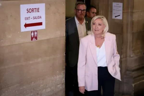 Affaire des assistants d&rsquo;eurodéputés du FN : le parquet renonce à un pourvoi en cassation — photo