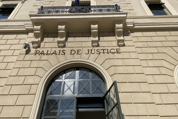 Ajaccio: Tre persone in custodia cautelare dopo la morte di un uomo; l'inchiesta rivela nuovi elementi