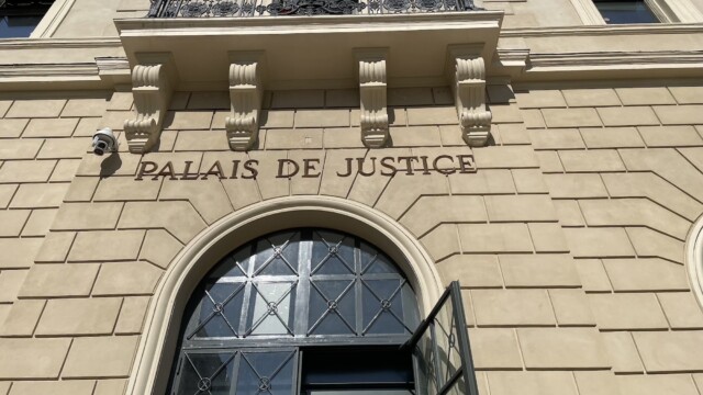 Ajaccio : trois personnes en garde à vue après la mort d'un homme, l'enquête révèle de nouveaux éléments Ajaccio : trois personnes en garde à vue après la mort d'un homme, l'enquête révèle de nouveaux éléments
