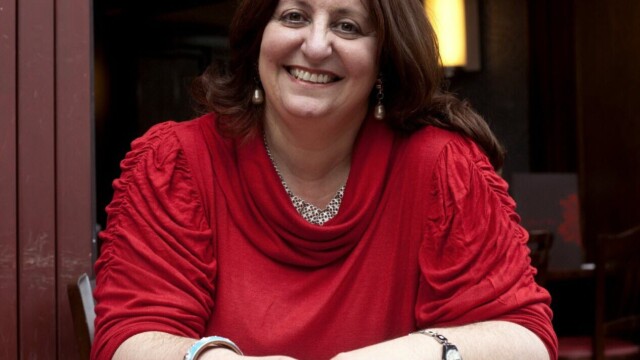 Annie-Paule Derczansky revisite un siècle de diplomatie autour de la naissance de l'État d'Israël Annie-Paule Derczansky revisite un siècle de diplomatie autour de la naissance de l'État d'Israël