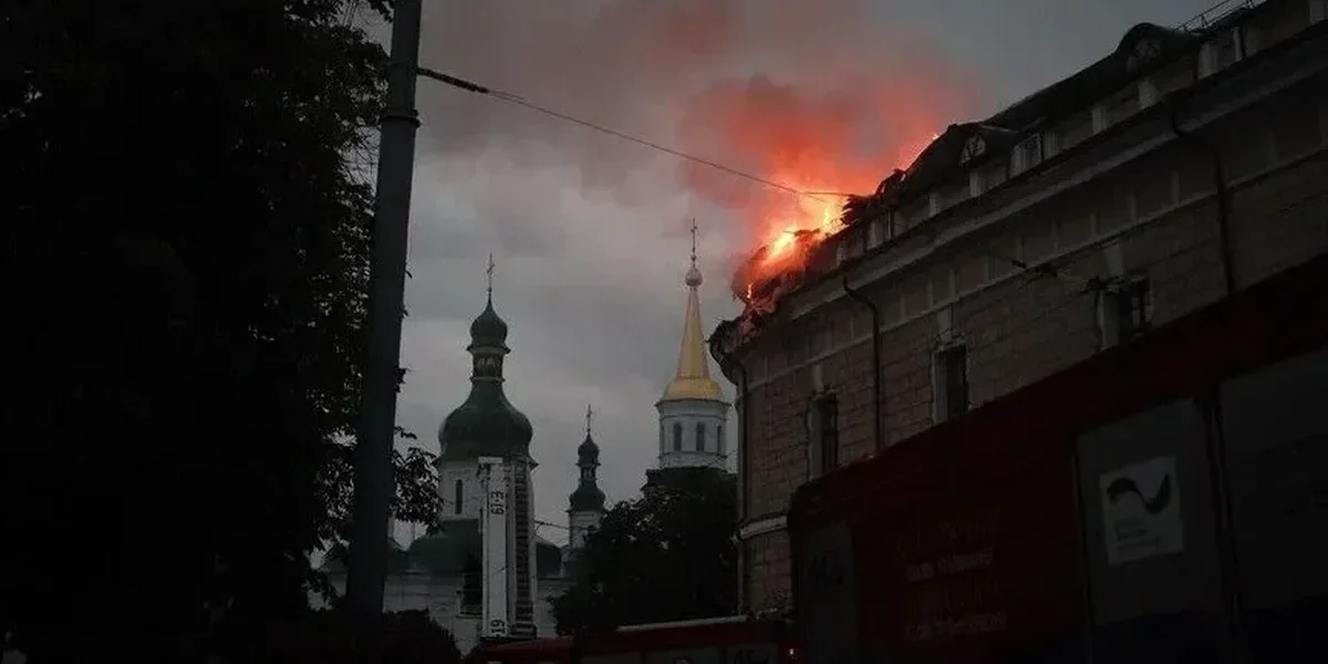 Au moins huit morts après une vaste attaque de drones et de missiles russes contre la région de Kiev