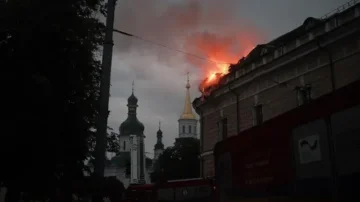 Au moins huit morts après une vaste attaque de drones et de missiles russes contre la région de Kiev