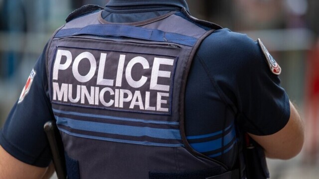 Avignon : un homme tué par un policier municipal après un refus d'obtempérer Avignon : un homme tué par un policier municipal après un refus d'obtempérer