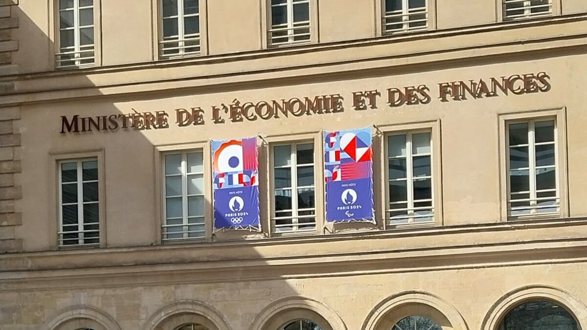 Budget 2027 : l'exécutif fixe une hausse limitée des dépenses de l'État hors défense et dette