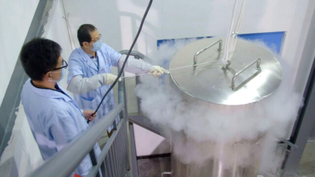 Cryogéniste : ce métier méconnu qui manipule le froid extrême au service de la médecine et de l'industrie Cryogéniste : ce métier méconnu qui manipule le froid extrême au service de la médecine et de l'industrie