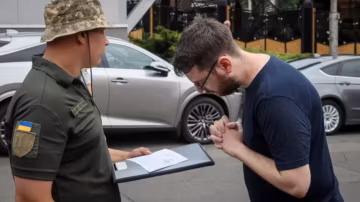 Des affrontements à Lviv ravivent les tensions autour de la conscription en Ukraine